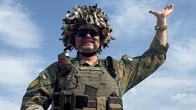 Ювілейні аерофотоальбоми воїна-дронара Василя Білоуса