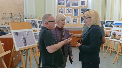 Польський фотодокументаліст, журналіст Адам Касперкевич відвідав виставку «Листи в майбутнє / List do przyszłości»