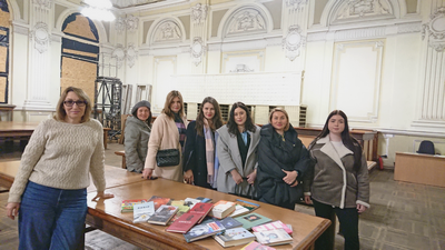 Харківський читацький клуб «Дім ідей» продовжує дарувати літературу для біблобуса