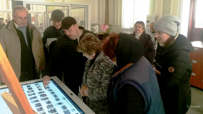 Екскурсія виставкою «Фотоархів УФТІ: діалог часу»