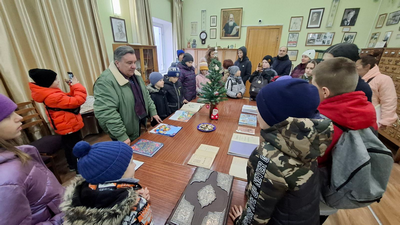 Родинна зустріч «Книжкова подорож зі святим Миколаєм крізь віки»