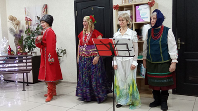 Мистецький десант з новорічною програмою до будинку для людей похилого віку «Батьківський затишок»