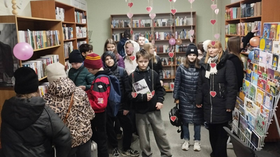 Екскурсія бібліотекою для учнів Харківської гімназії № 71