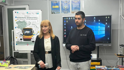Від книги до професії: команда бібліобуса та викладачі академії дизайну провели пізнавальну зустріч для школярів