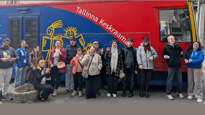 Дітям з інвалідністю та їхнім батькам відкрили закулісся книгозбірні